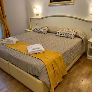 Domus Via Veneto Bed & Breakfast
